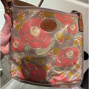 Gently used fossil crossbody bag
